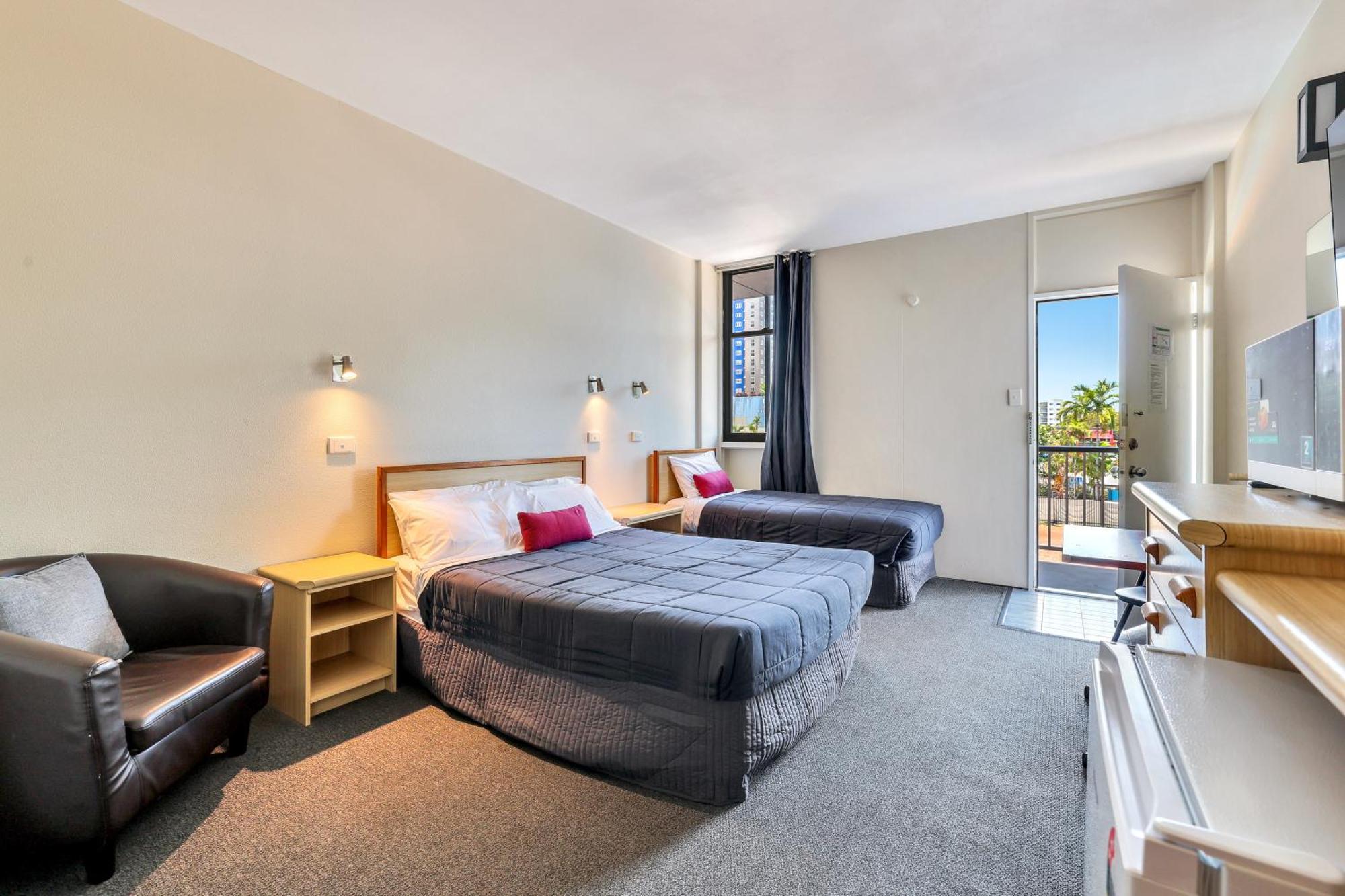 Darwin Poinciana Inn Bagian luar foto